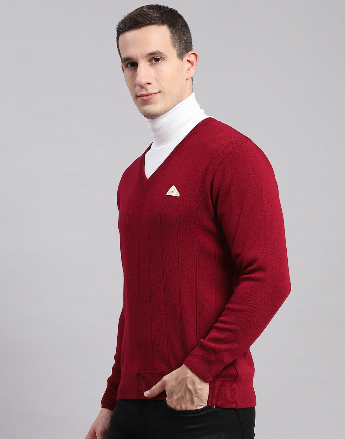 Men Maroon Solid V Neck Full Sleeve Pullover