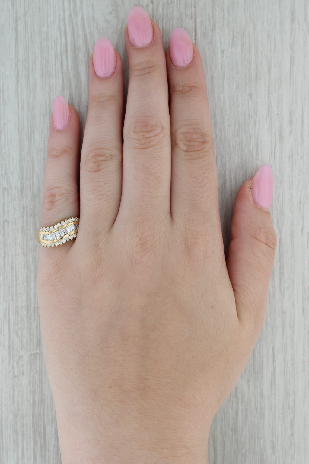 1.04ctw Baguette Diamond Ring 18k Yellow Gold Size 6.75 Contoured Band