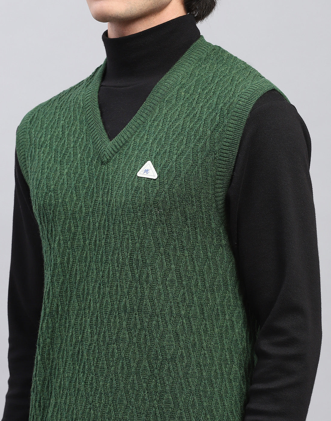 Men Green Self Design V Neck Sleeveless Sweater