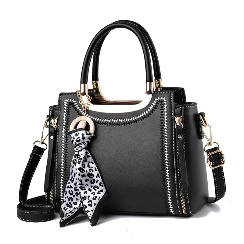Women's Pu Leather Solid Color Elegant Square Zipper Handbag