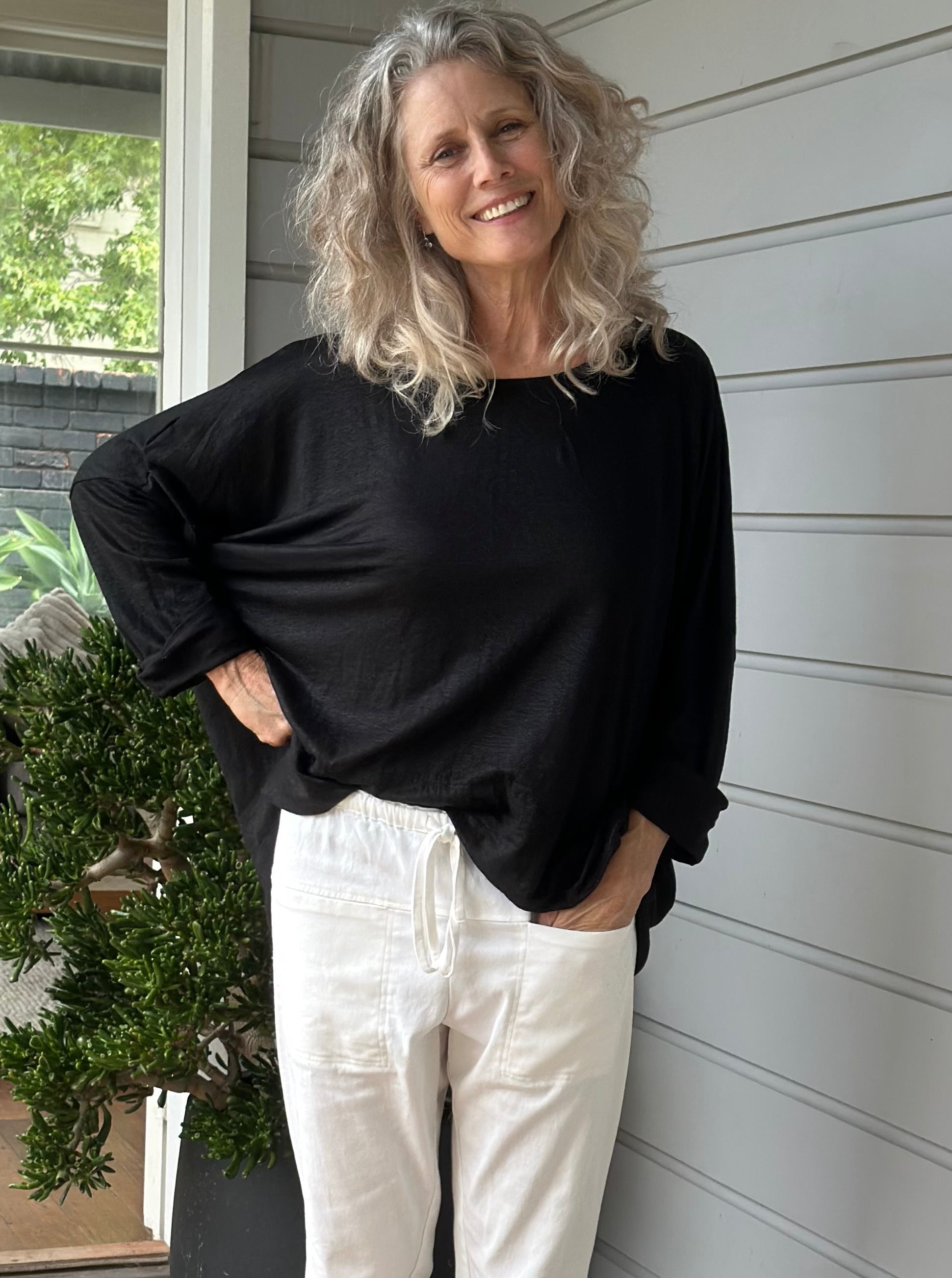 nina top - black linen knit