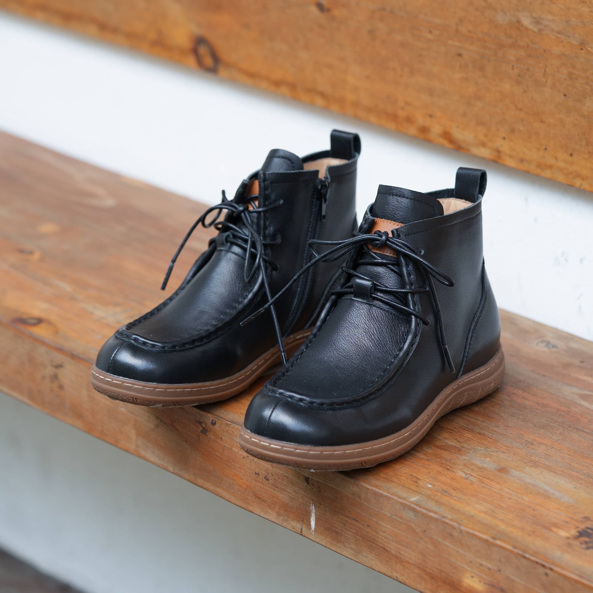 Retro Handmade Genuine Leather Martin Boots Lace-Up Ankle Boots In Black/Khaki