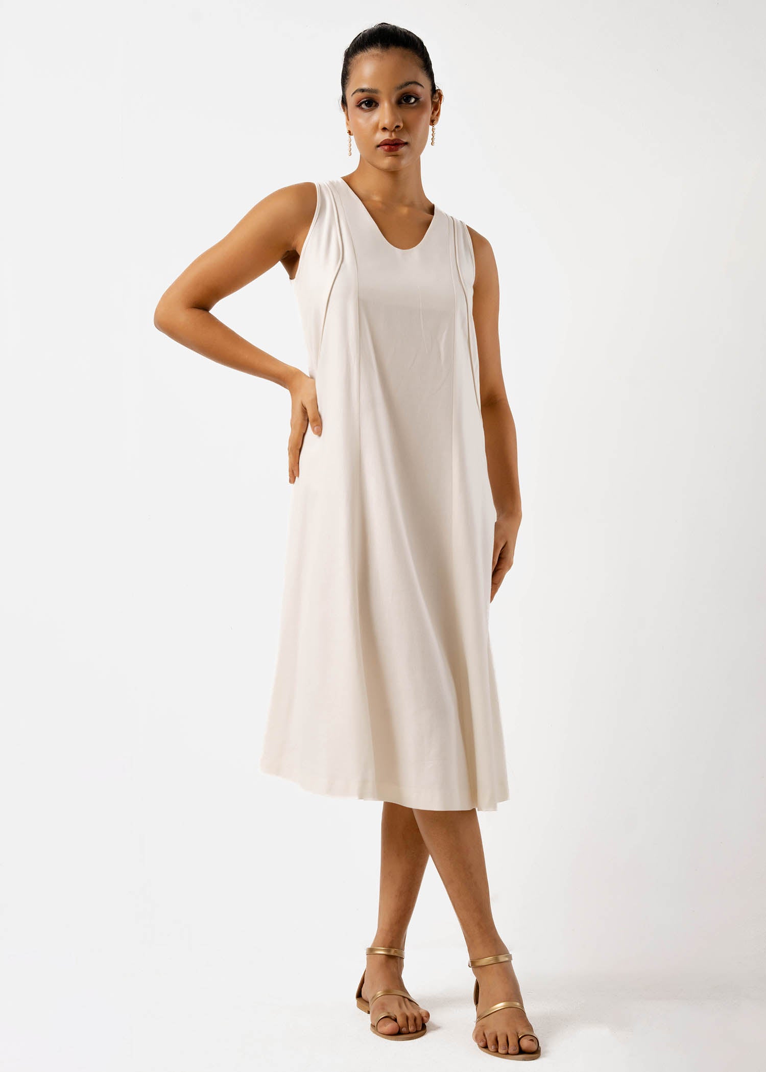 Sleeveless Dress With Piping Detail