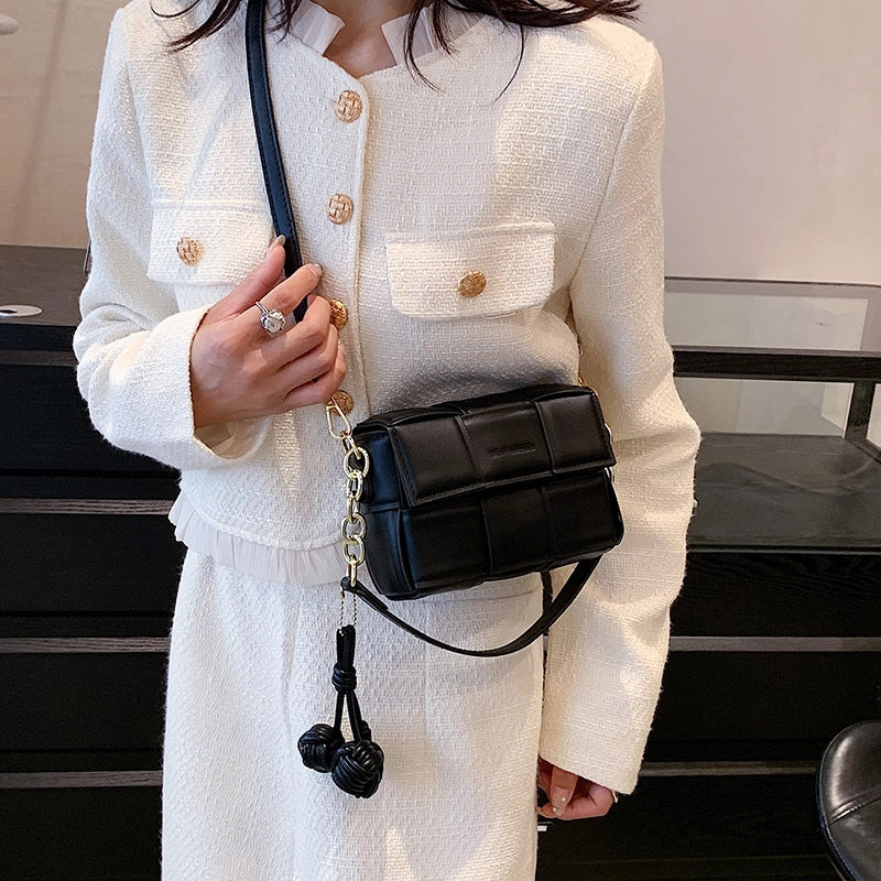 Women's Medium Pu Leather Lattice Solid Color Streetwear Magnetic Buckle Crossbody Bag
