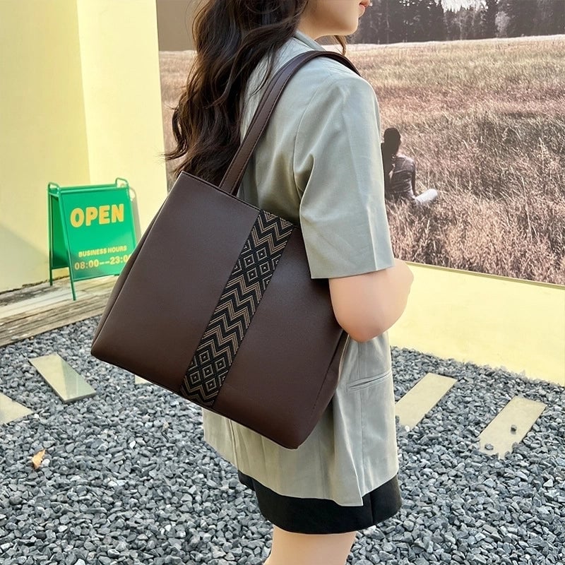 Women's Large Pu Leather Solid Color Vintage Style Classic Style Zipper Shoulder Bag