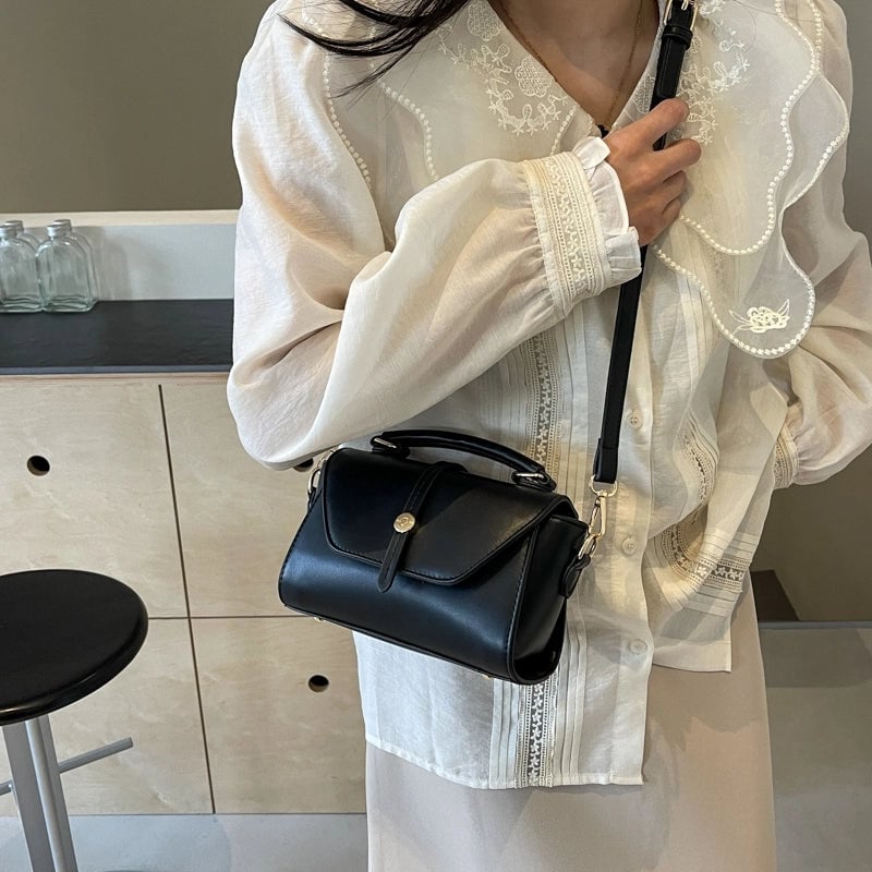 Women's Medium Pu Leather Solid Color Vintage Style Classic Style Sewing Thread Flip Cover Crossbody Bag