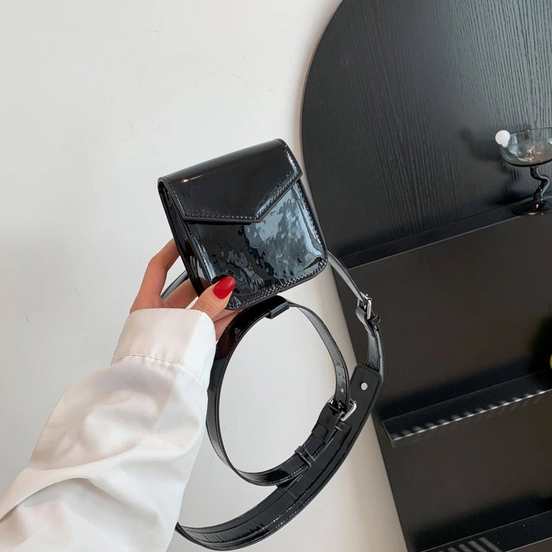 Women's Mini Pu Leather Solid Color Streetwear Magnetic Buckle Fanny Pack