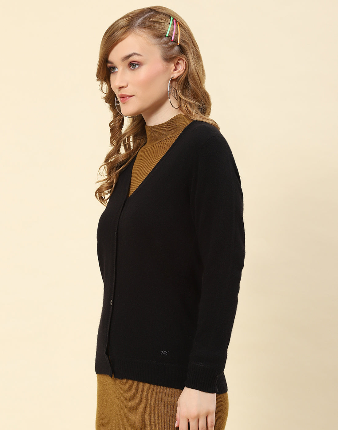 Women Black Solid V Neck Full Sleeve Cardigan