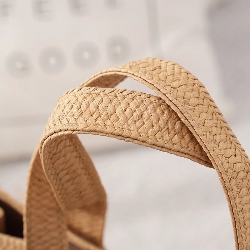 Women's Medium Cotton Rope Solid Color Vacation Beach Weave Magnetic Buckle Straw Bag