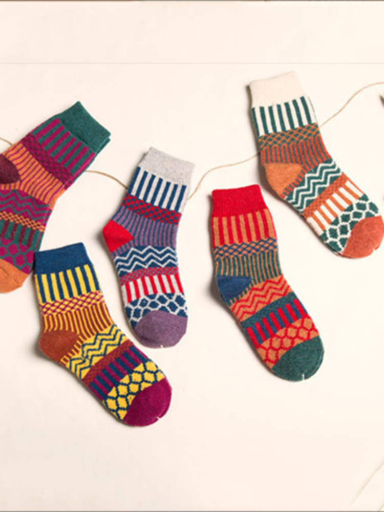 Vintage Ethnic Striped Wavy 5 Pairs of Socks