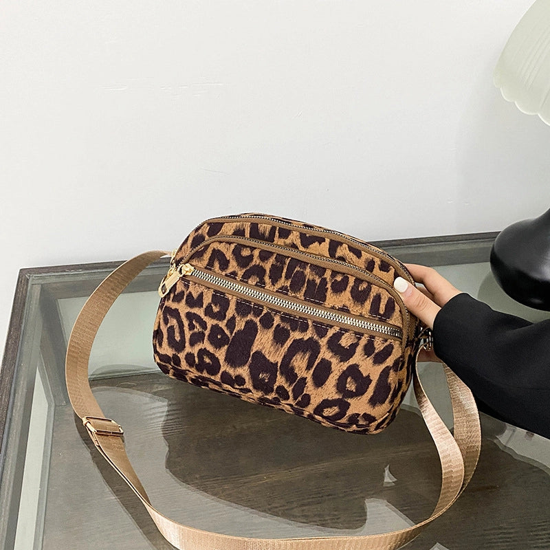 Women's Small Nylon Leopard Elegant Streetwear Sewing Thread Square Zipper Shoulder Bag