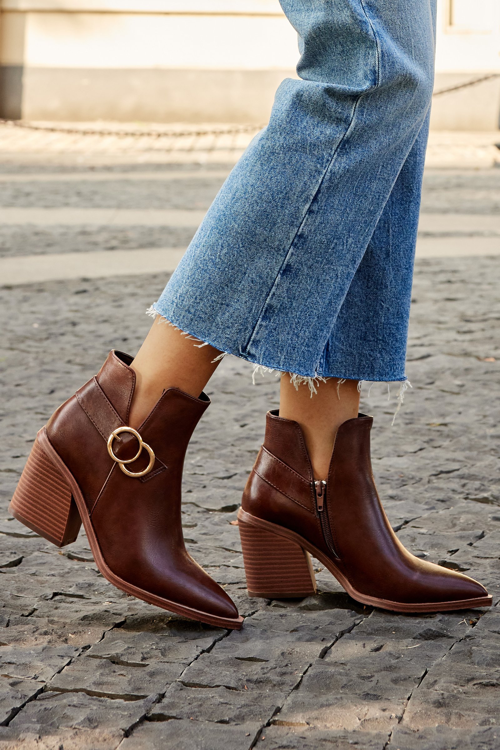 Metal Buckle Pointy Toe Chunky Heels Slit Ankle Boots