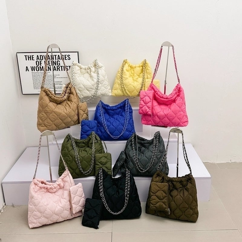 Women's All Seasons Oxford Cloth Lingge Vintage Style Sewing Thread Square Magnetic Buckle Shoulder Bag