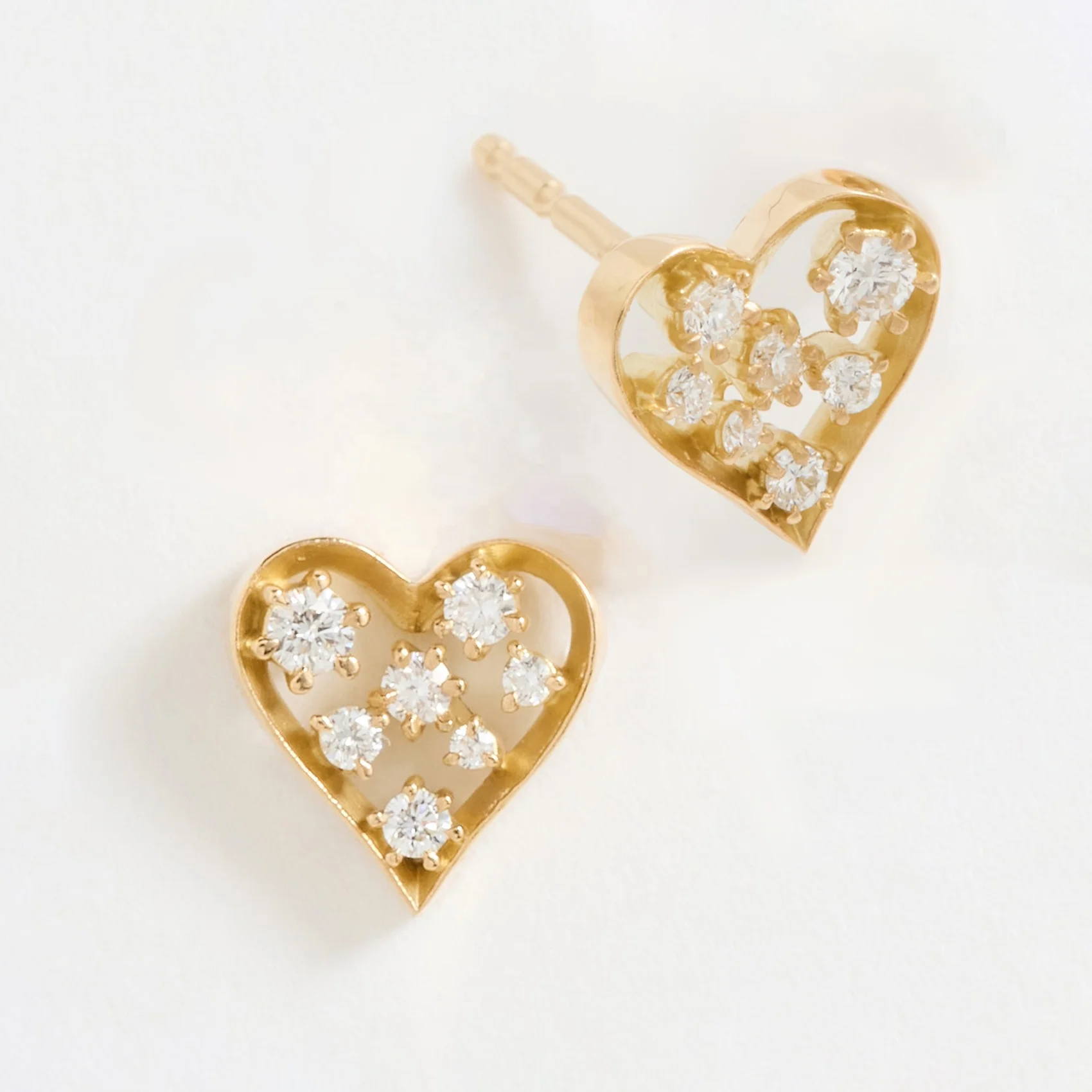 925 Sterling Silver Fashion Jewelry Elegant Prong Setting Diamond Hollow Heart Stud Earring