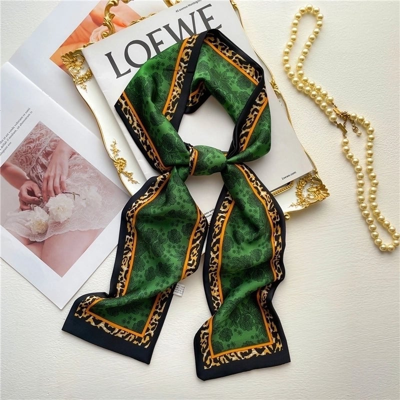 Women's Sweet Pastoral Round Letter Flower Polyester Printing Silk Scarf