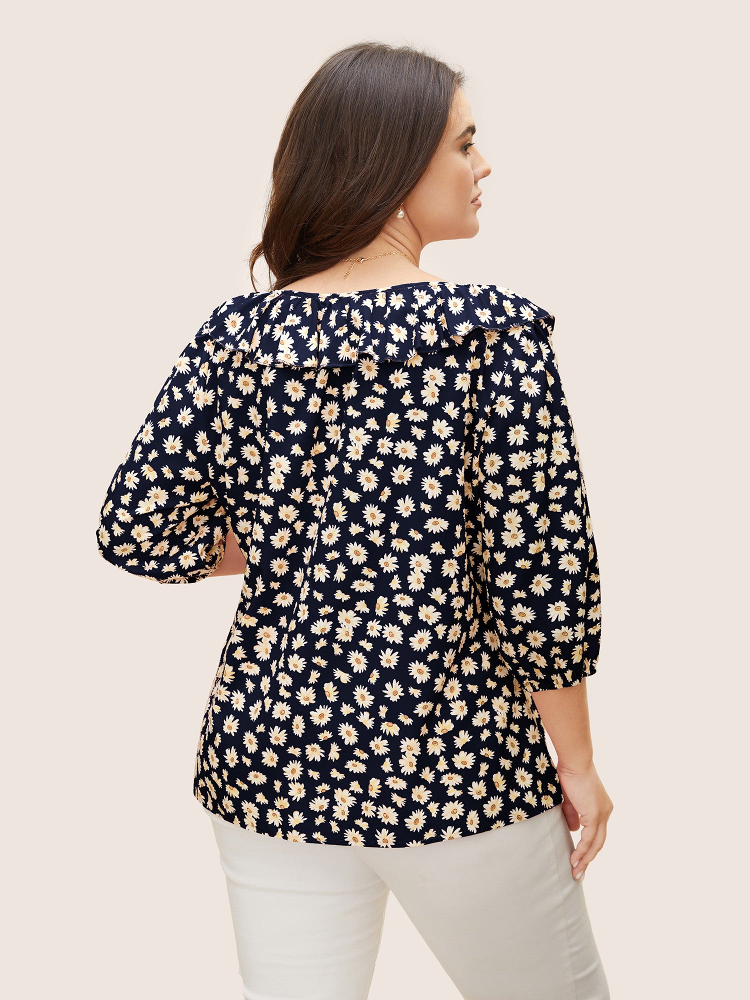 Daisy Patterned Ruffled Collar Blouse