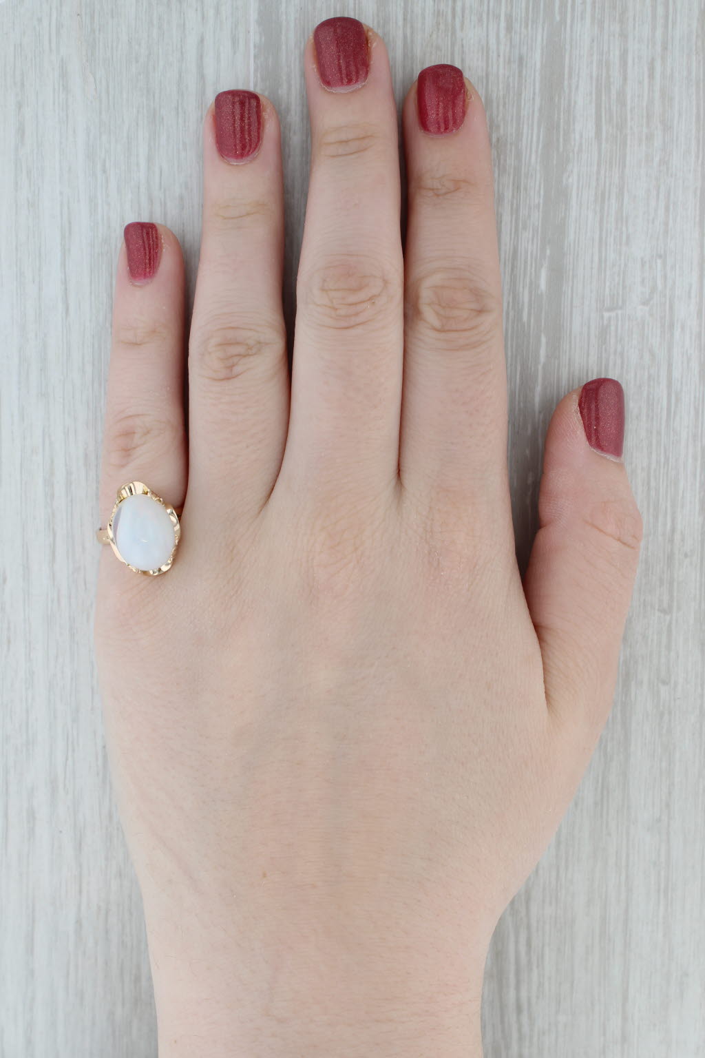 Vintage Welo Opal Oval Cabochon Ring 14k Yellow Gold Size 7