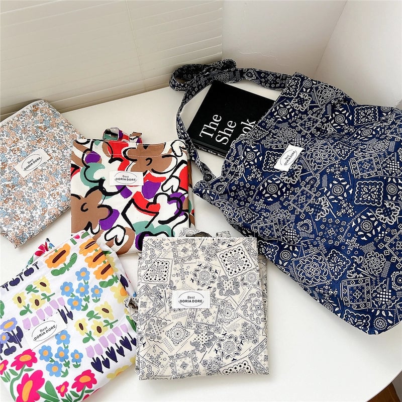 Women's Medium Polyester Floral Elegant Streetwear Square Open Underarm Bag
