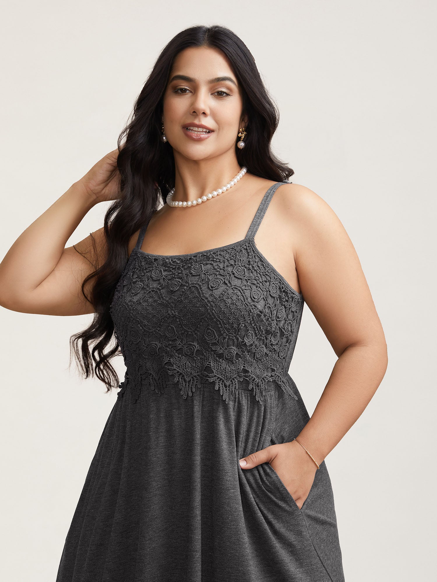 Lace Waist-Cinched Pockets Midi Dress