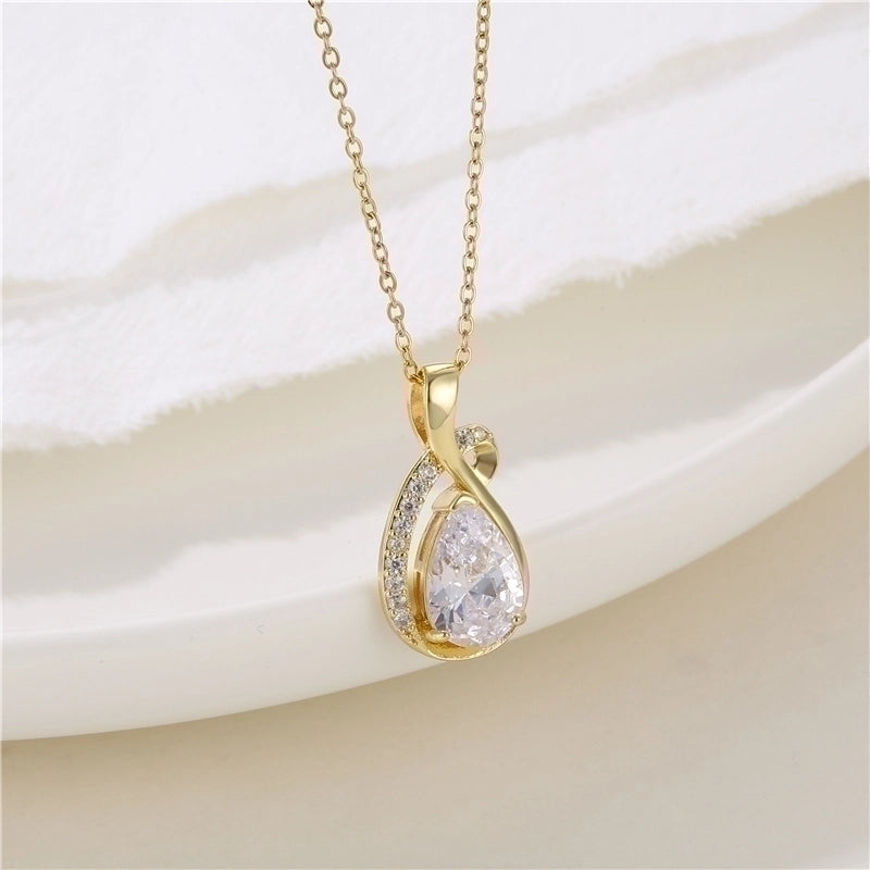 Stainless Steel Titanium Steel 18K Gold Plated Retro Plating Inlay Water Droplets Heart Shape Snowflake Zircon Pendant Necklace