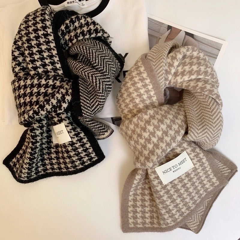 Women's Minimalist Stripe Cotton Scarf