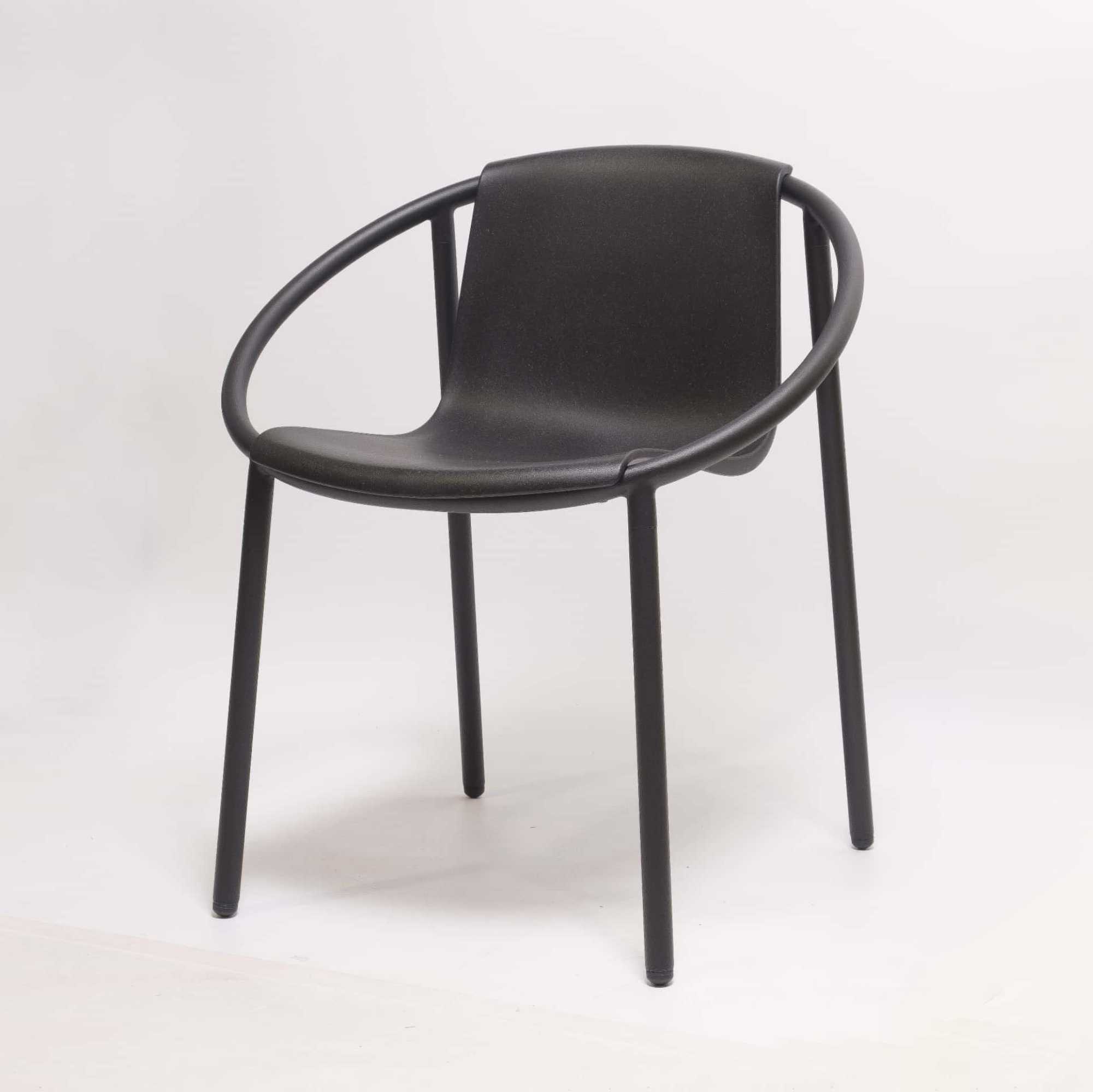 refurbished | Umbra Ringo Chair. black