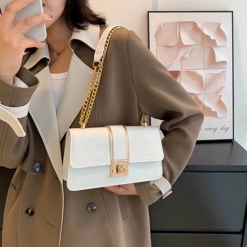 Women's Pu Leather Solid Color Vintage Style Square Magnetic Buckle Shoulder Bag Square Bag Chain Bag