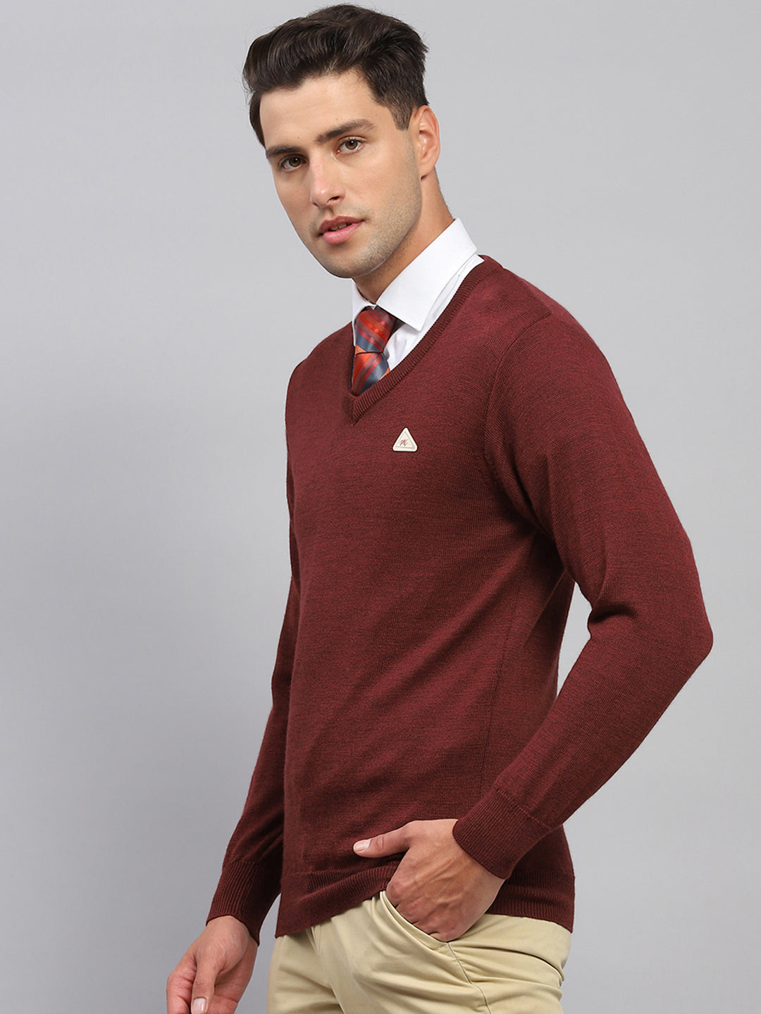 Men Maroon Solid V Neck Full Sleeve Pullover