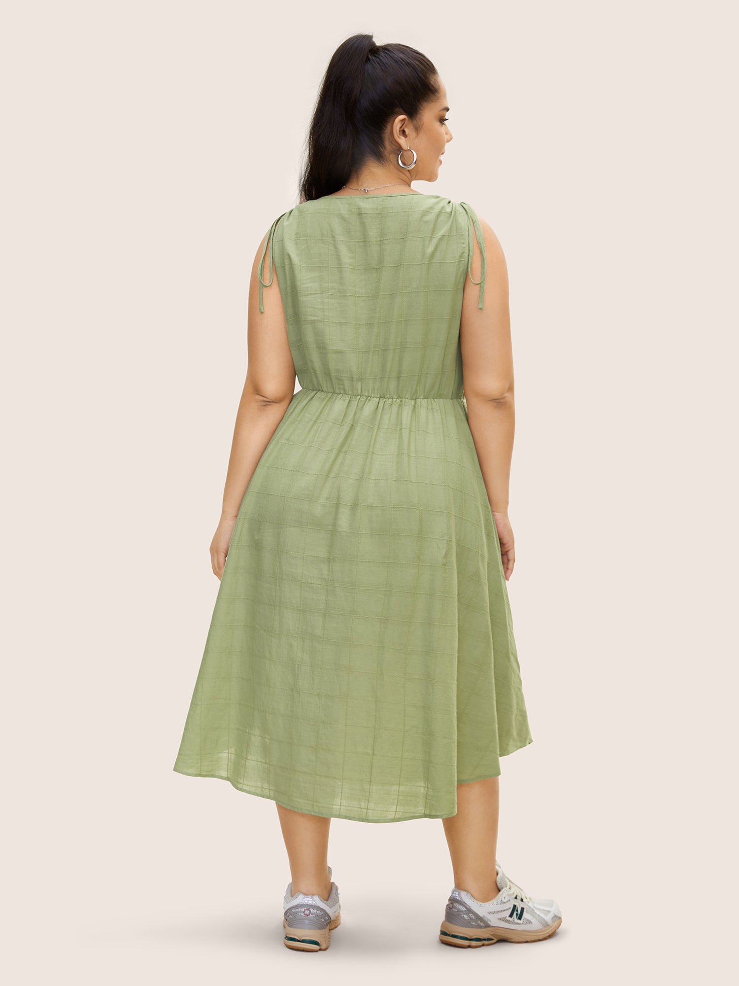 V Neck Solid Textured Drawstring Midi Dress