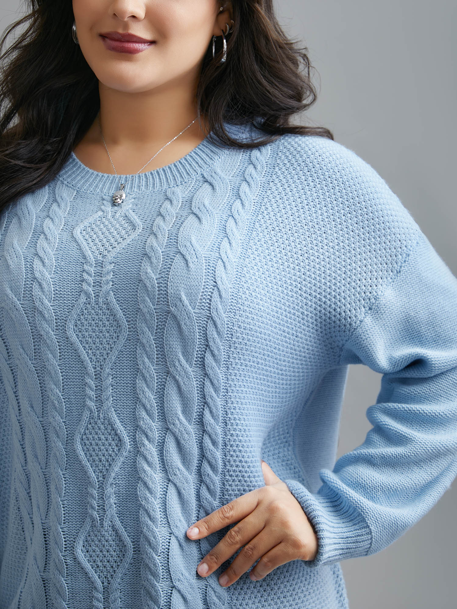 Solid Round Neck Plisse Cable Knit Pullover