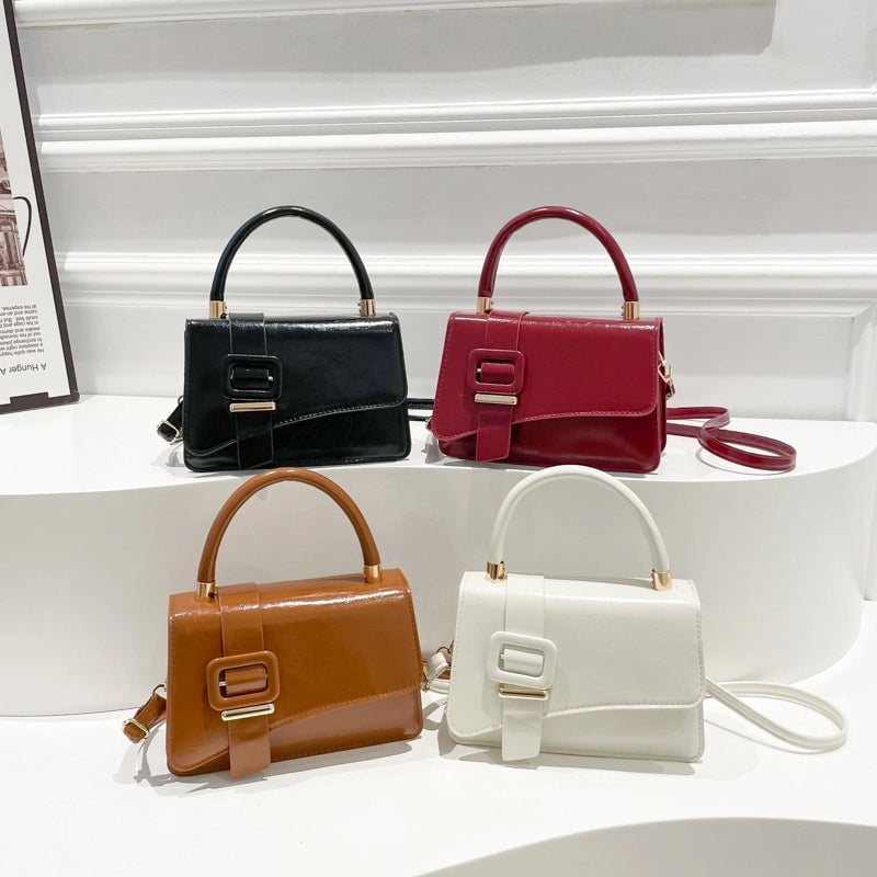 Women's Medium Pu Leather Solid Color Basic Classic Style Square Magnetic Buckle Crossbody Bag