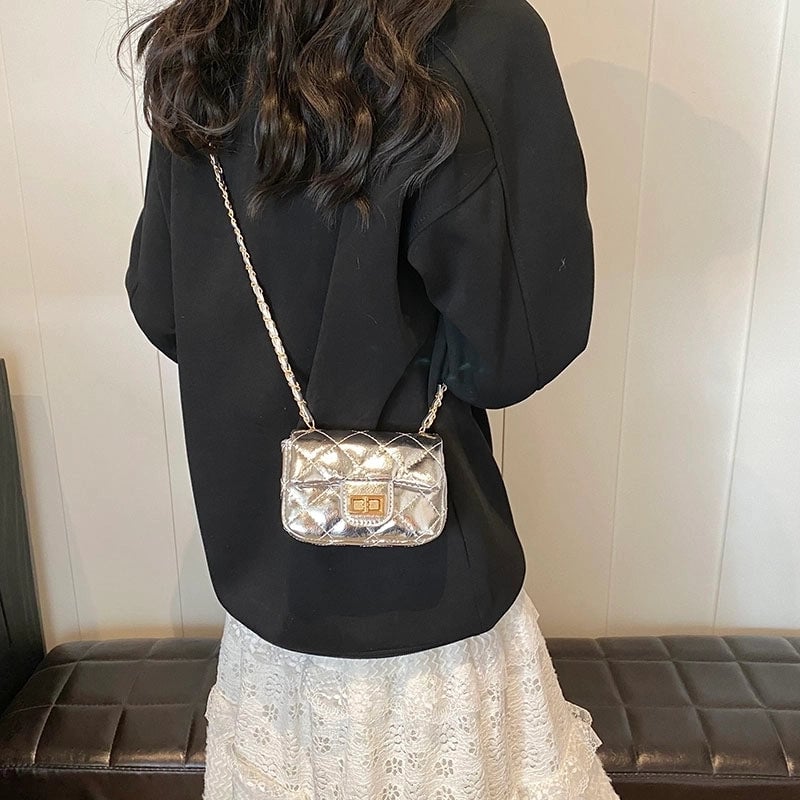 Women's Small Pu Leather Solid Color Lingge Basic Classic Style Sewing Thread Square Flip Cover Crossbody Bag