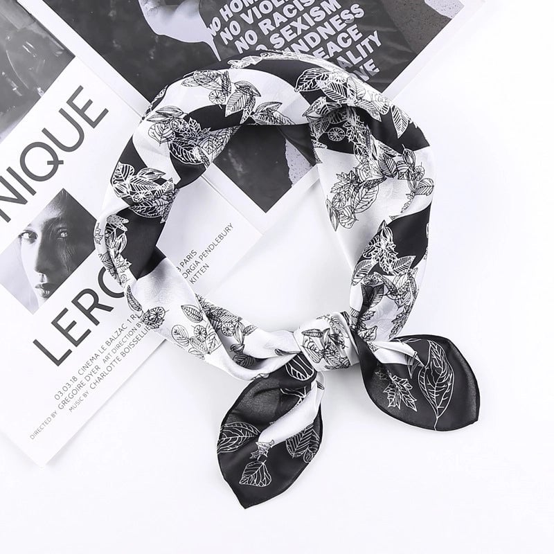 Women's Retro Leaves Polyester Printing Silk Scarf