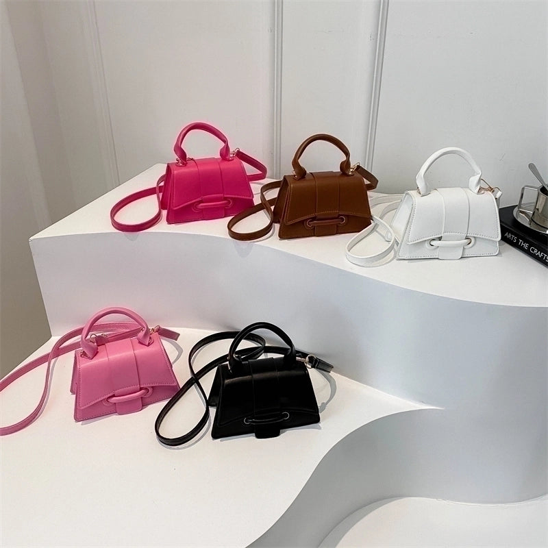 Women's Medium Pu Leather Solid Color Vintage Style Classic Style Flip Cover Crossbody Bag