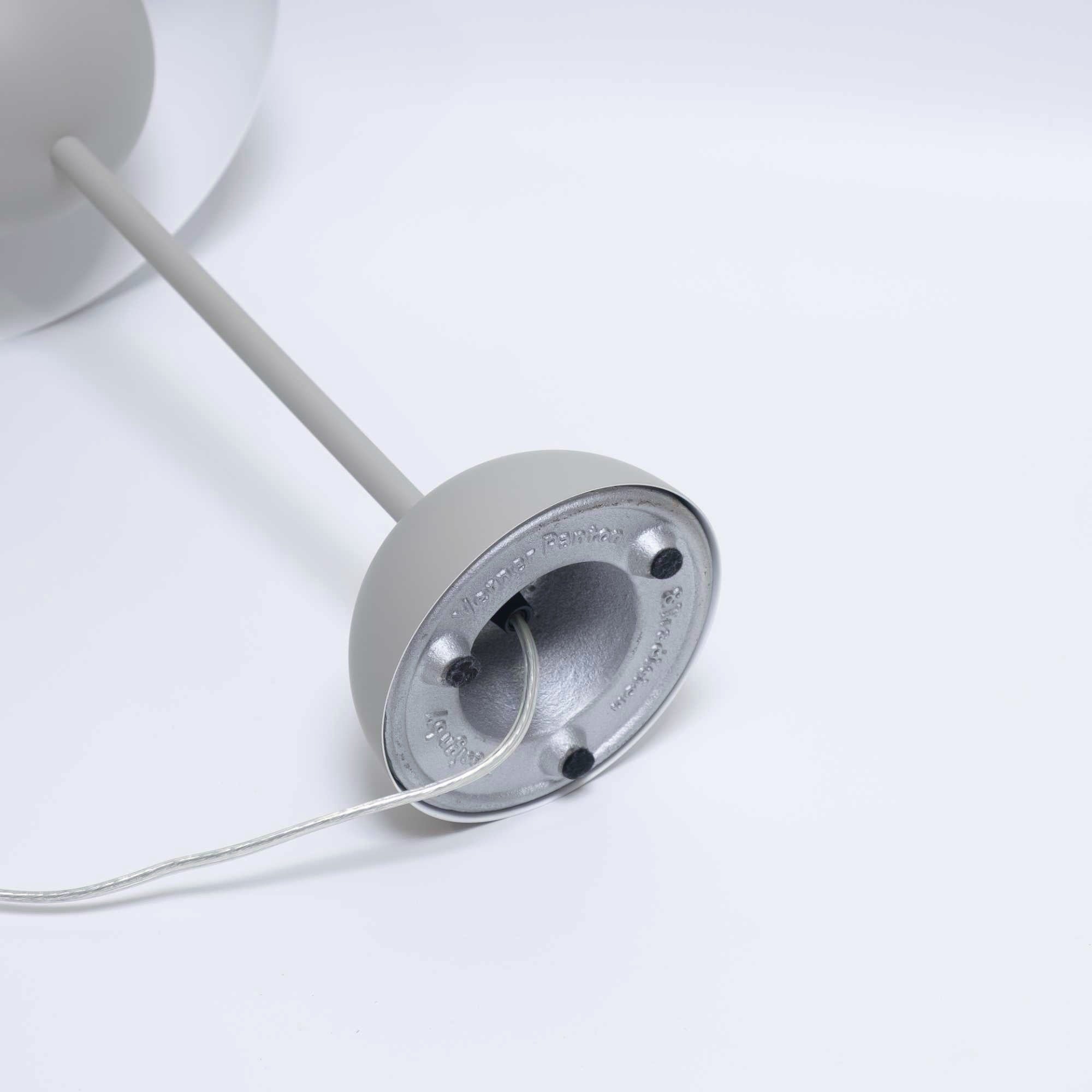 refurbished | &Tradition VP3 Flowerpot table lamp. Matt Light Grey