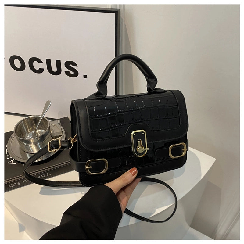 Women's Medium Pu Leather Solid Color Streetwear Square Magnetic Buckle Crossbody Bag