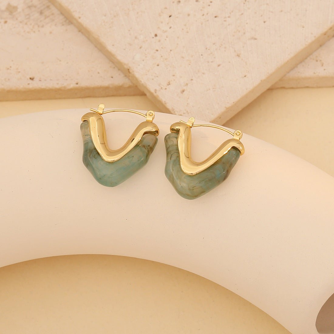 Fashion U-Shape Stainless Steel Electroplating Stud Earrings