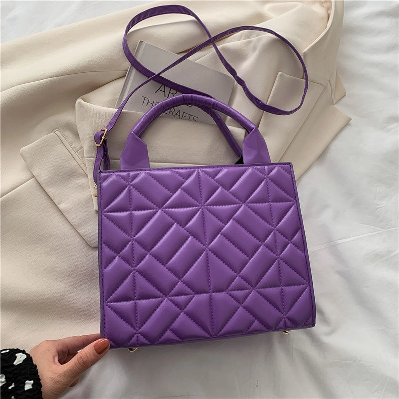 Women's Pu Leather Solid Color Classic Style Sewing Thread Square Zipper Crossbody Bag