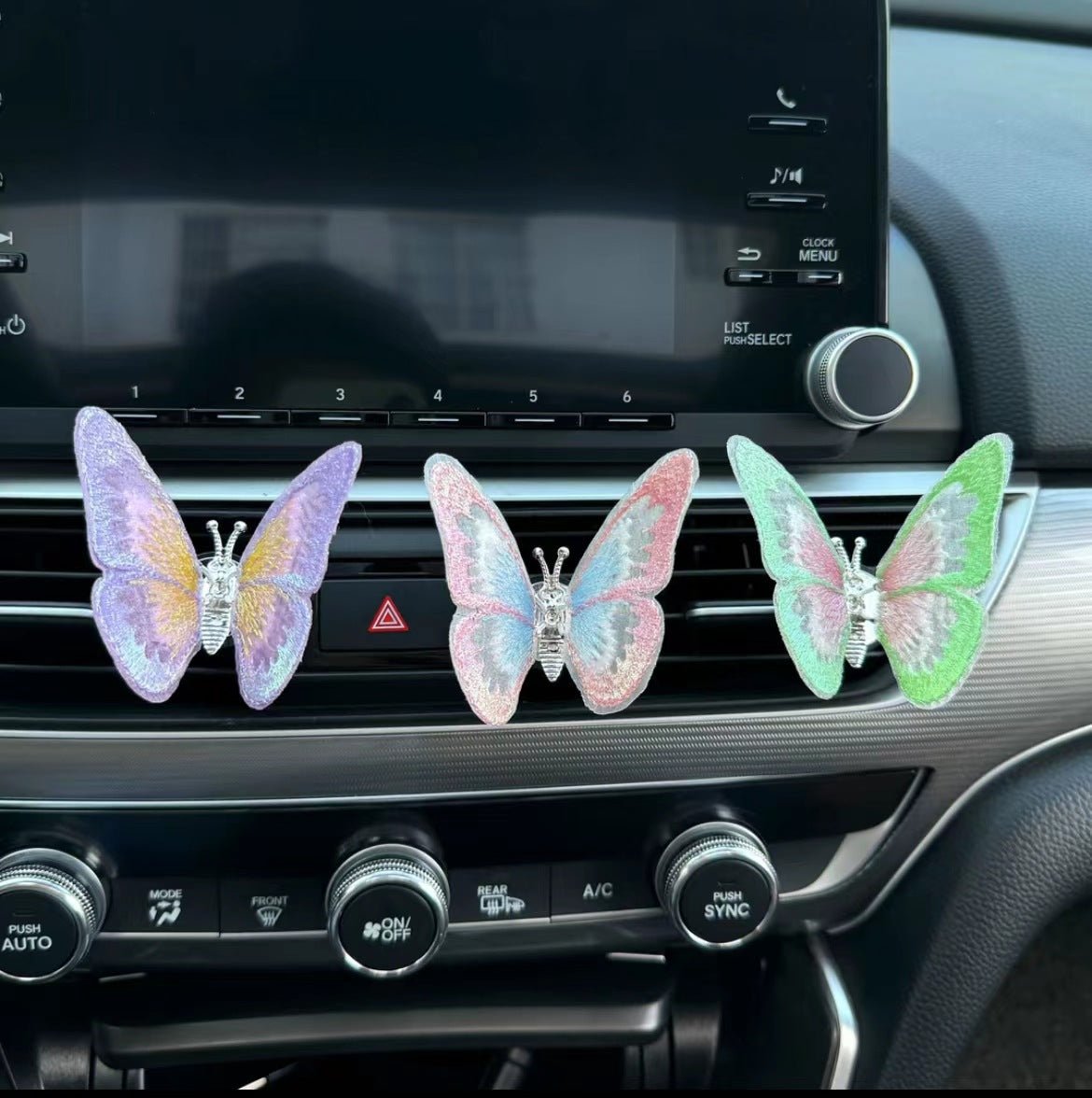 🔥2024 SALE - Embroidery Butterfly Decoration🚗🦋