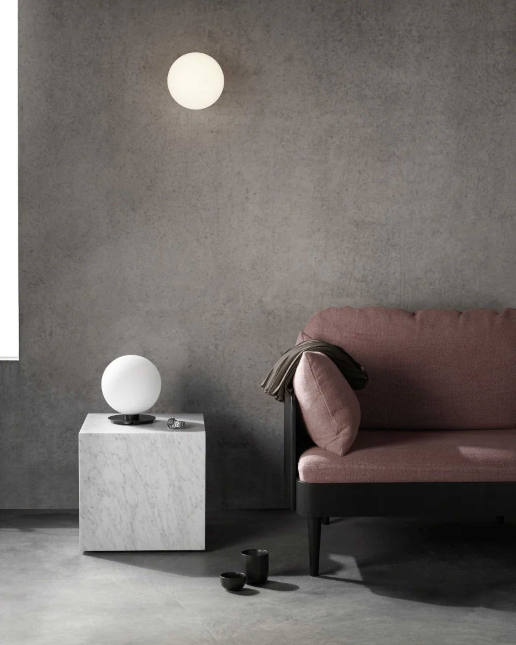 Audo Copenhagen TR Bulb ceiling/wall lamp. black/matt