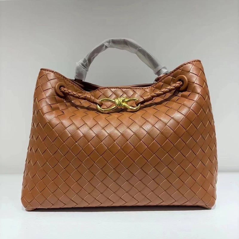 Women's Pu Leather Solid Color Classic Style Weave Bucket Magnetic Buckle Crossbody Bag