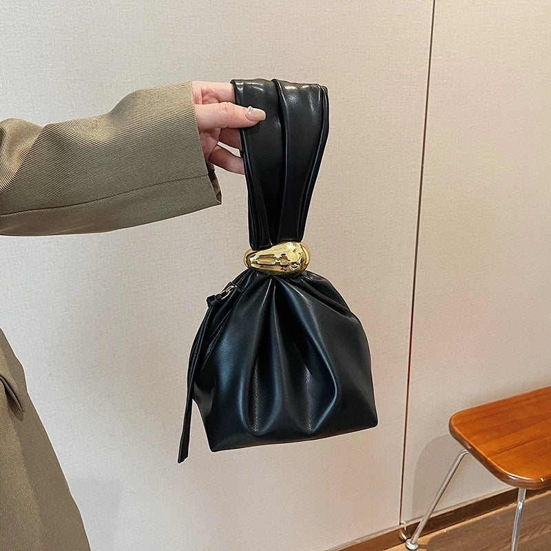 Women's Small Pu Leather Solid Color Streetwear Cylindrical Zipper Shoulder Bag