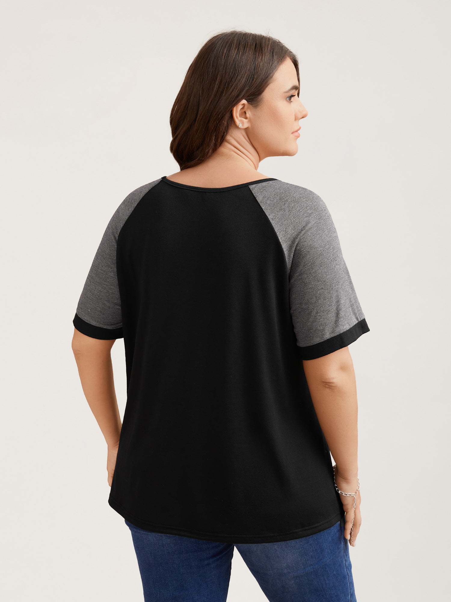 Color Contrast Neck Cut-Out T-Blouse
