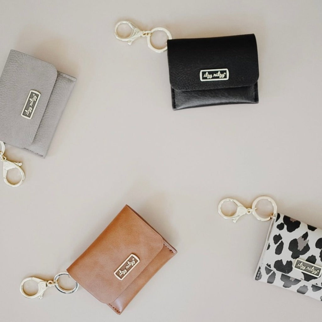 Itzy Mini Wallet? Card Holder and Key Chain Charm