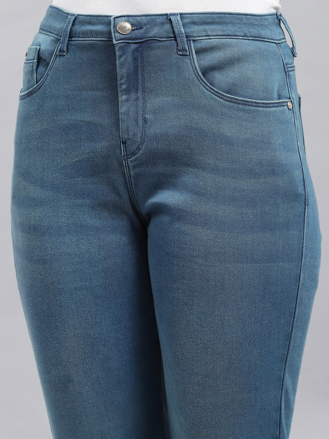 Women Blue Solid Slim Fit Denims