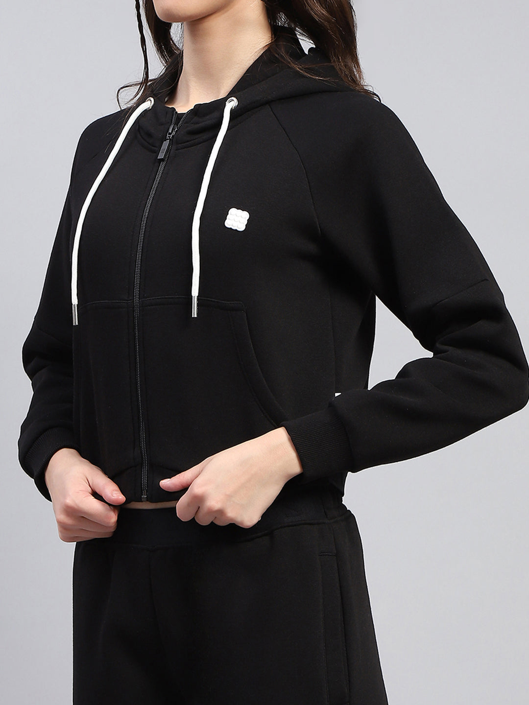 Women Black Solid Hooded Full Sleeve Tracksuit