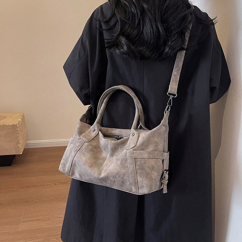 Women's Large Special Material Solid Color Vintage Style Pillow Shape Zipper Handbag