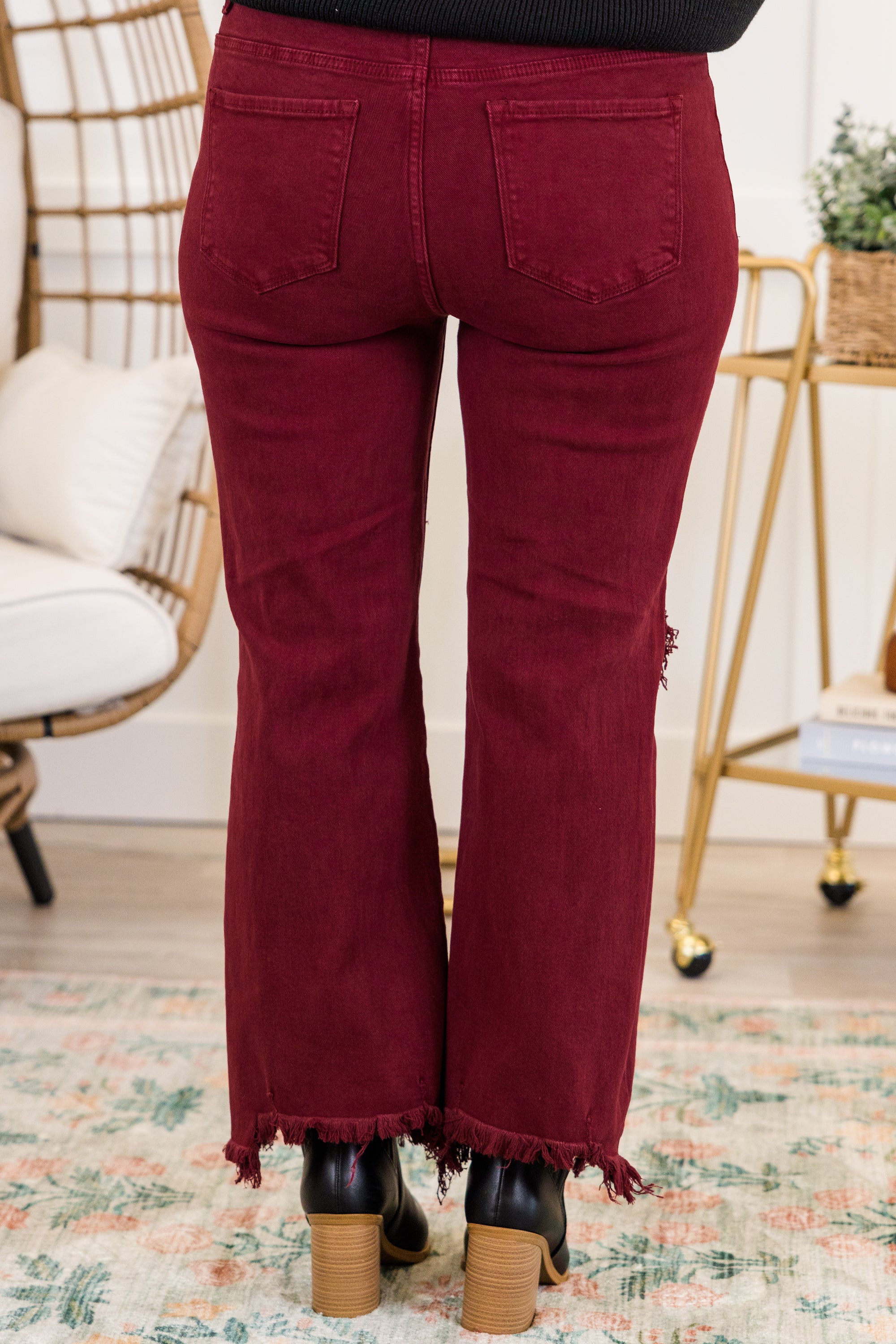 No Secrets Jeans. Wine