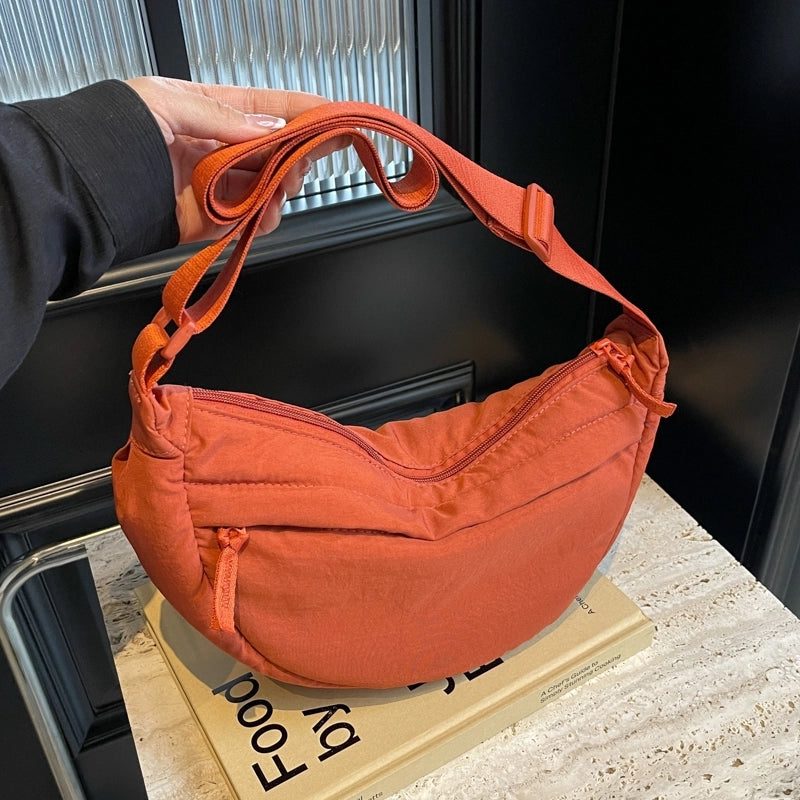 Women's Nylon Solid Color Classic Style Sewing Thread Zipper Underarm Bag