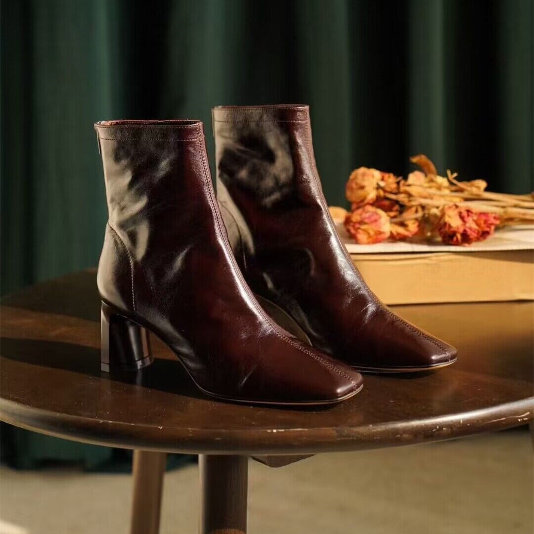 Classic Leather Slimming Boots Elegant Glove-Like Ankle Boots High Heel Back Zip Boots in Red/Black